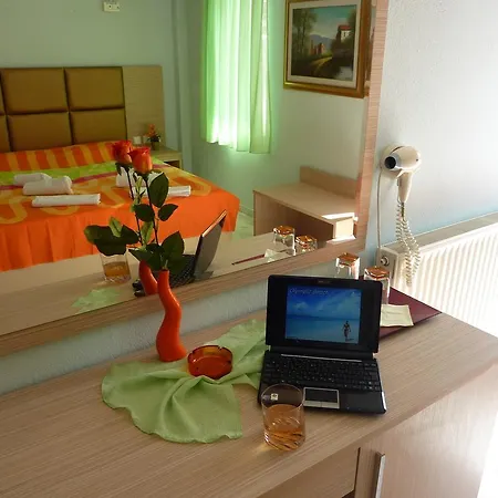 Hotel White Rose Olympiakí Aktí