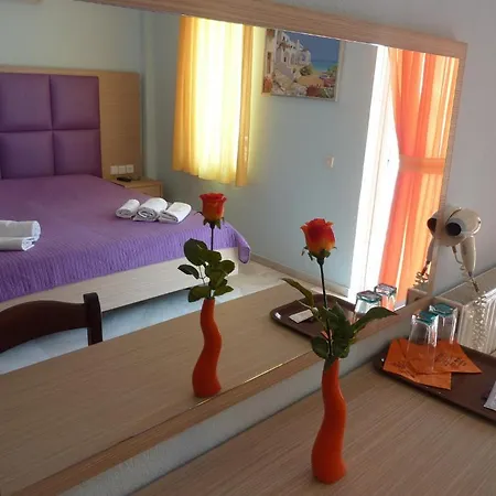 White Rose Hotel *