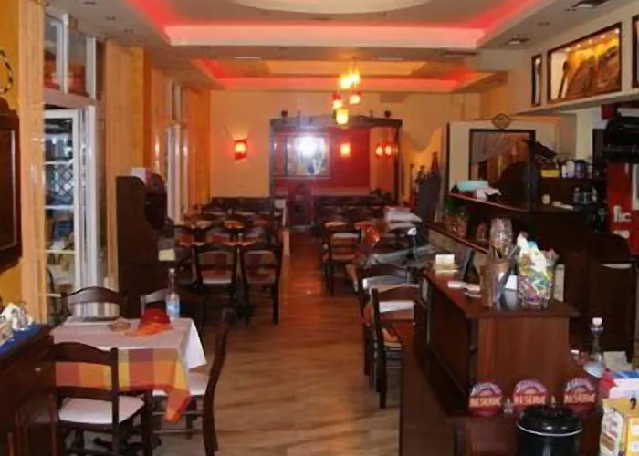 White Rose Olympiakí Aktí