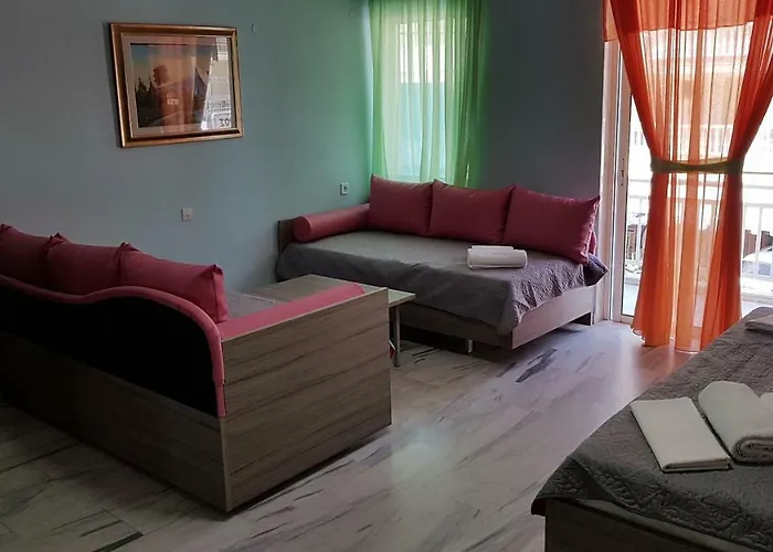 White Rose * Olympiakí Aktí