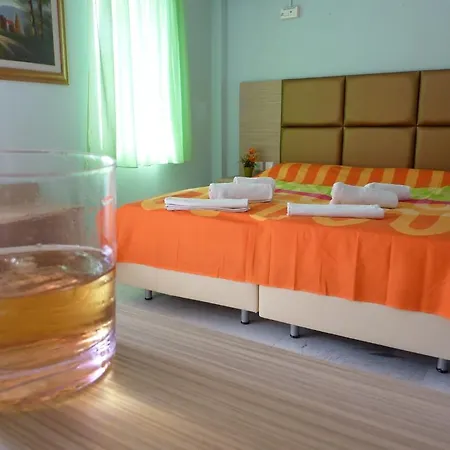 White Rose Отель *