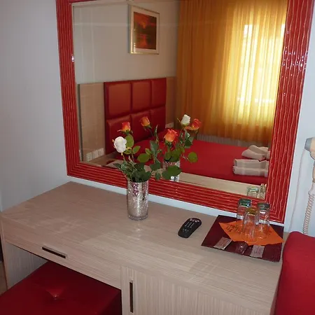 Отель White Rose *