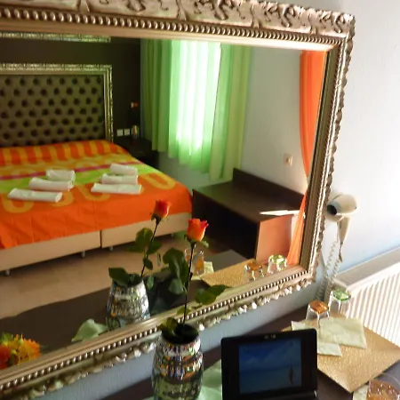 White Rose Отель