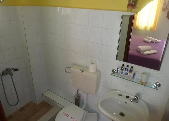 Hotel White Rose Olympiakí Aktí